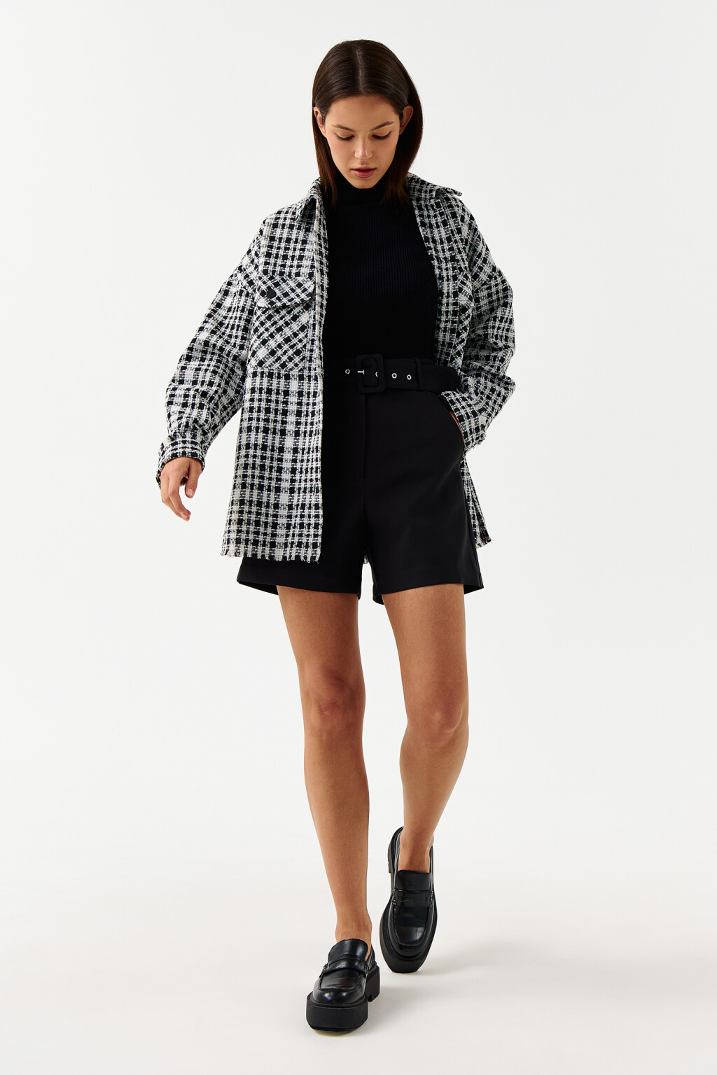 Шорты костюмные с ремнем - цвет черный - 4