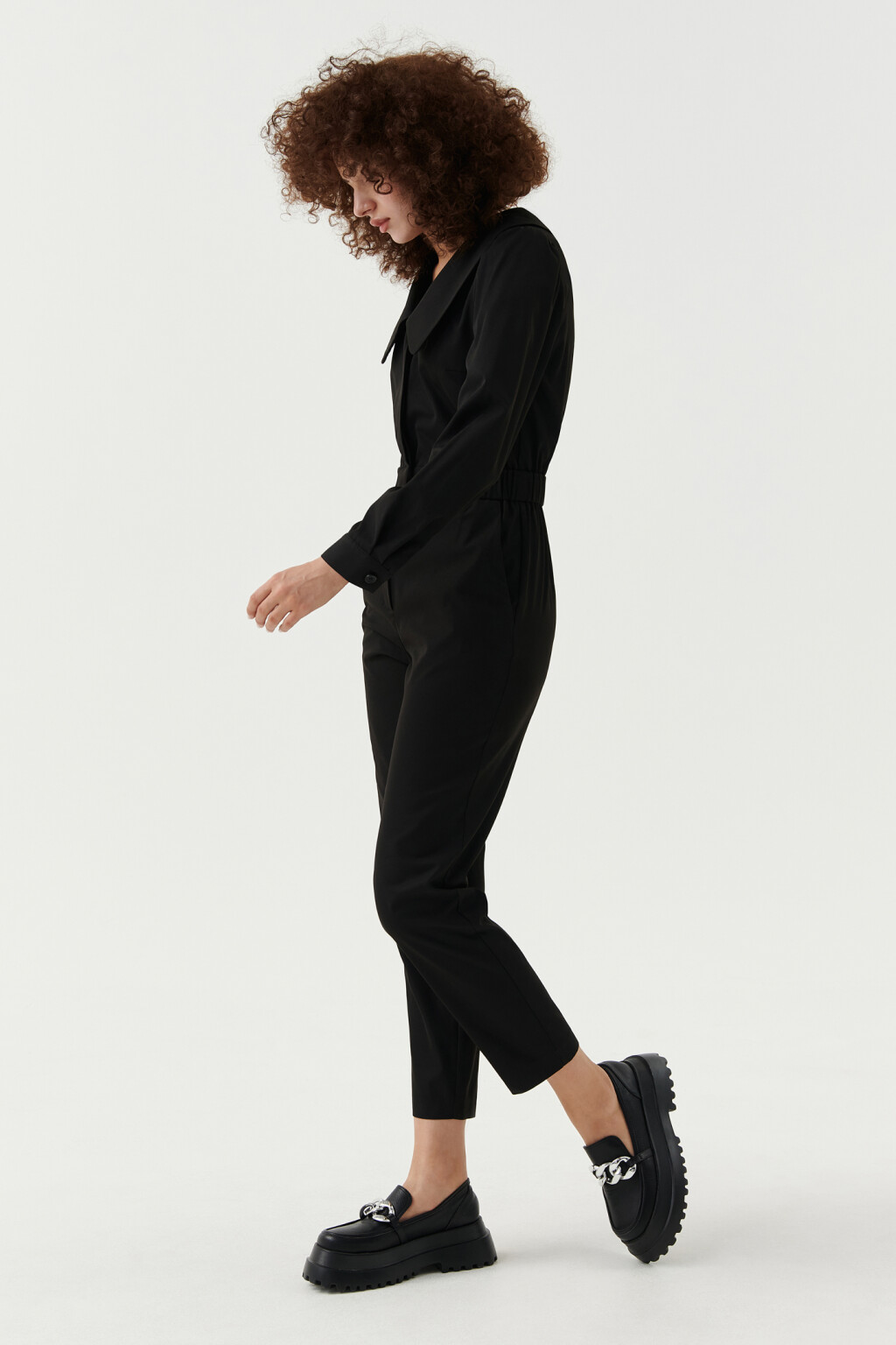 Комбинезон приталенный с длинными брюками - цвет черный - 3