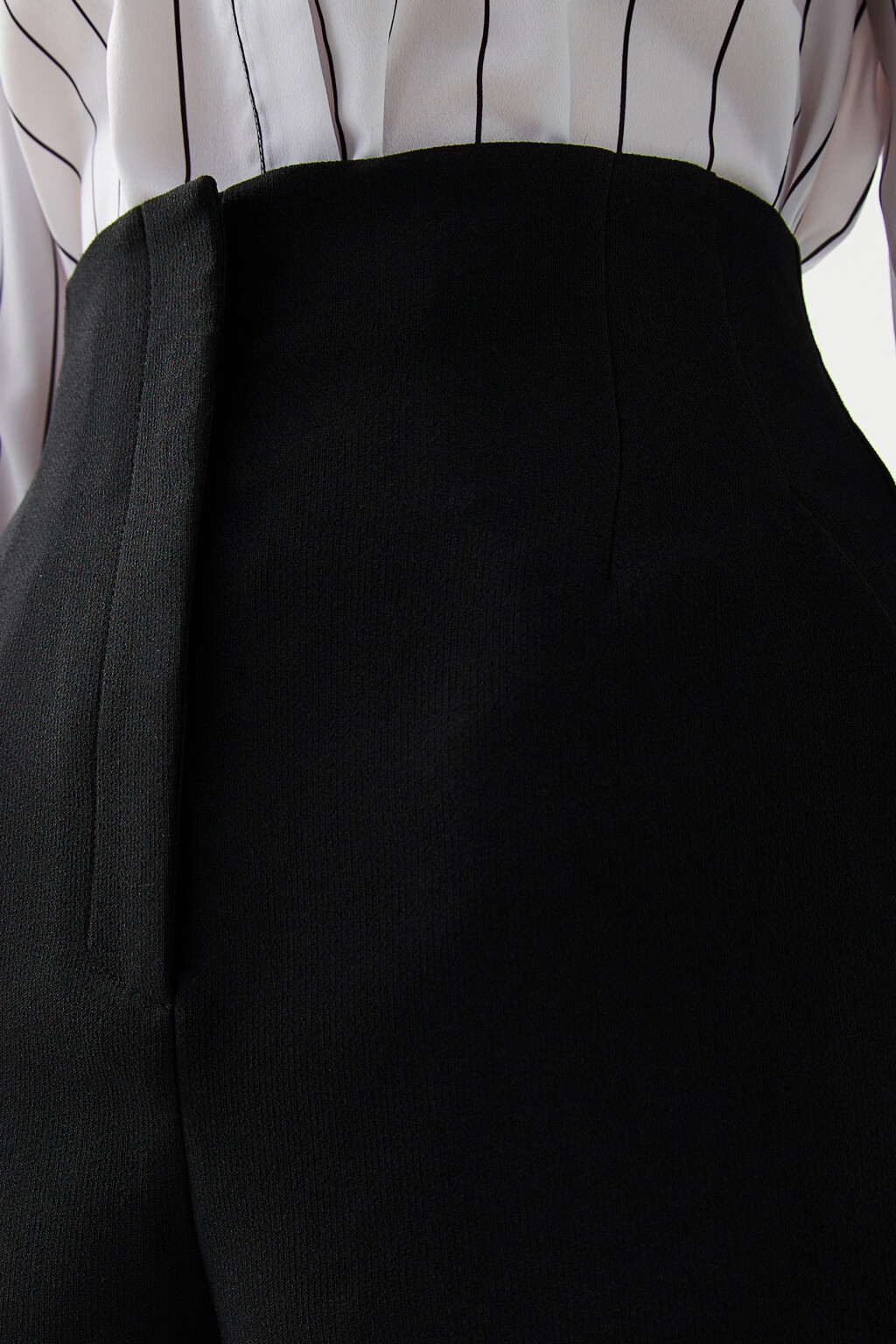 Шорты мини с высокой посадкой - цвет черный - 5