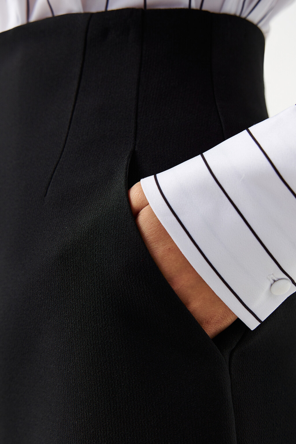 Шорты мини с высокой посадкой - цвет черный - 6