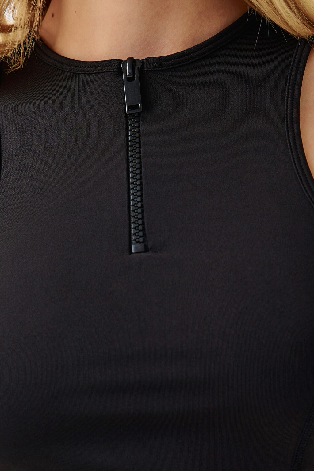 Кроп-топ спортивный облегающий - цвет черный - 5