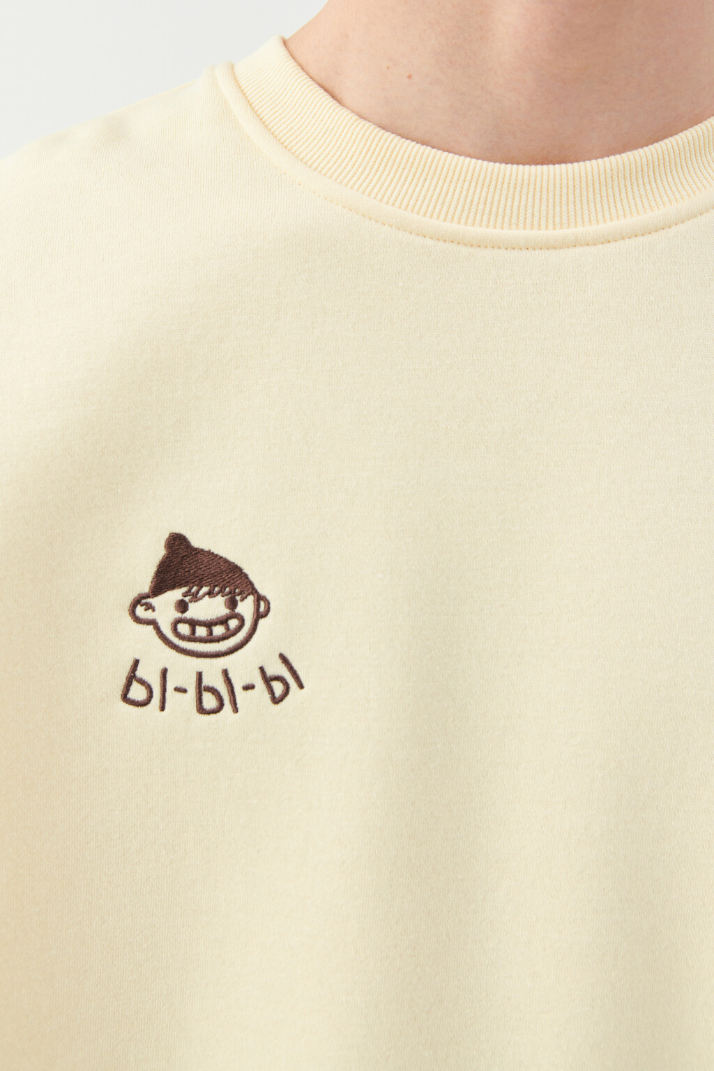 Свитшот хлопковый с вышивкой - цвет белый - 5