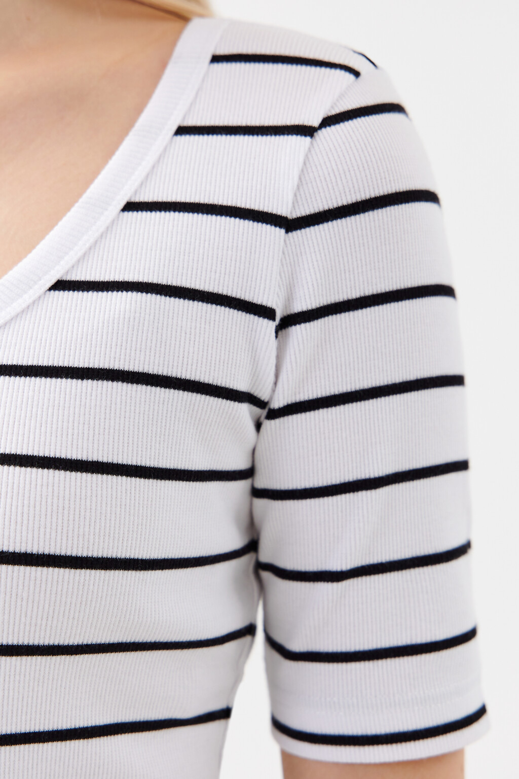 Футболка хлопковая с широким круглым вырезом - цвет мультиколор - 6