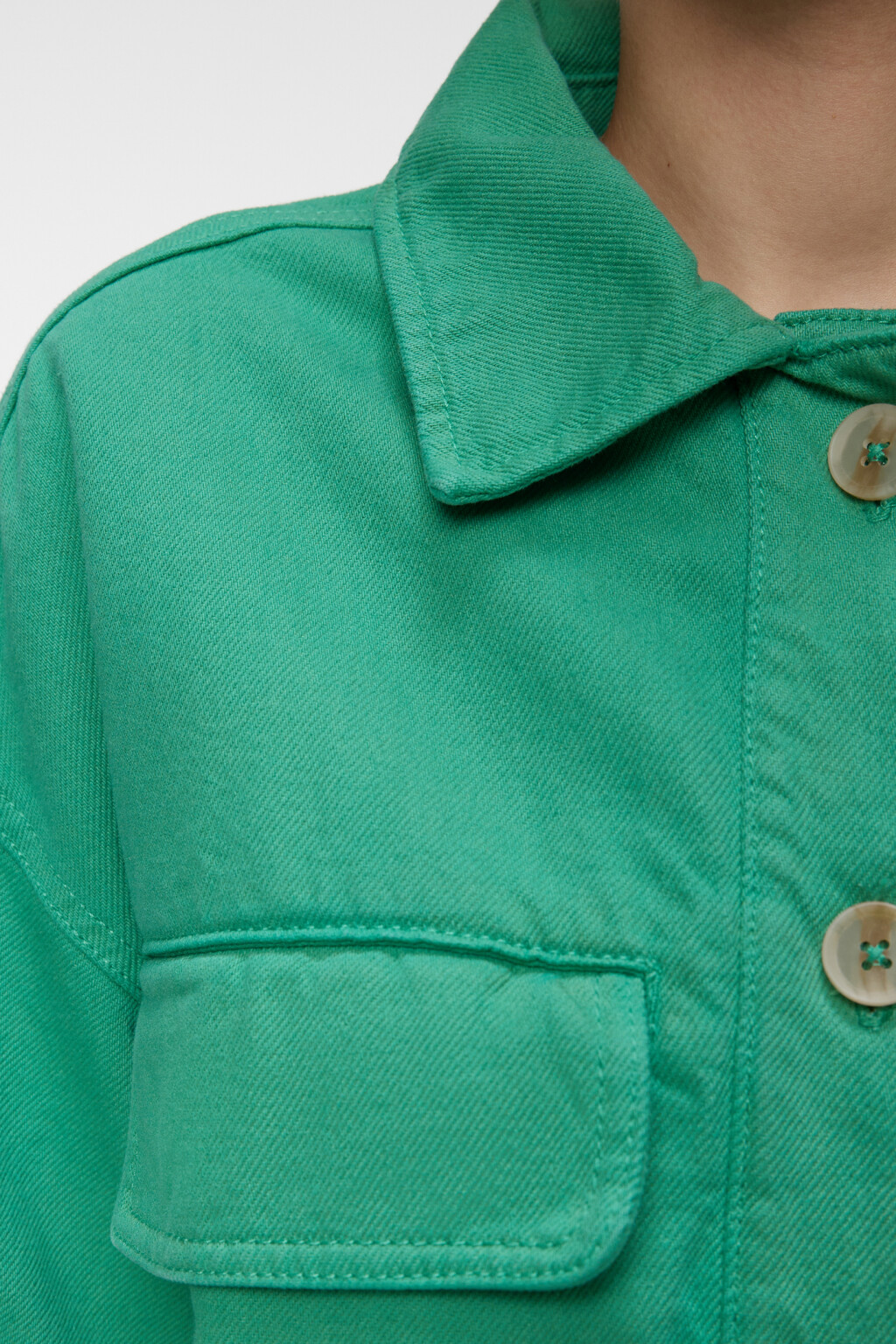Куртка джинсовая укороченная с нагрудными карманами - цвет зеленый - 5
