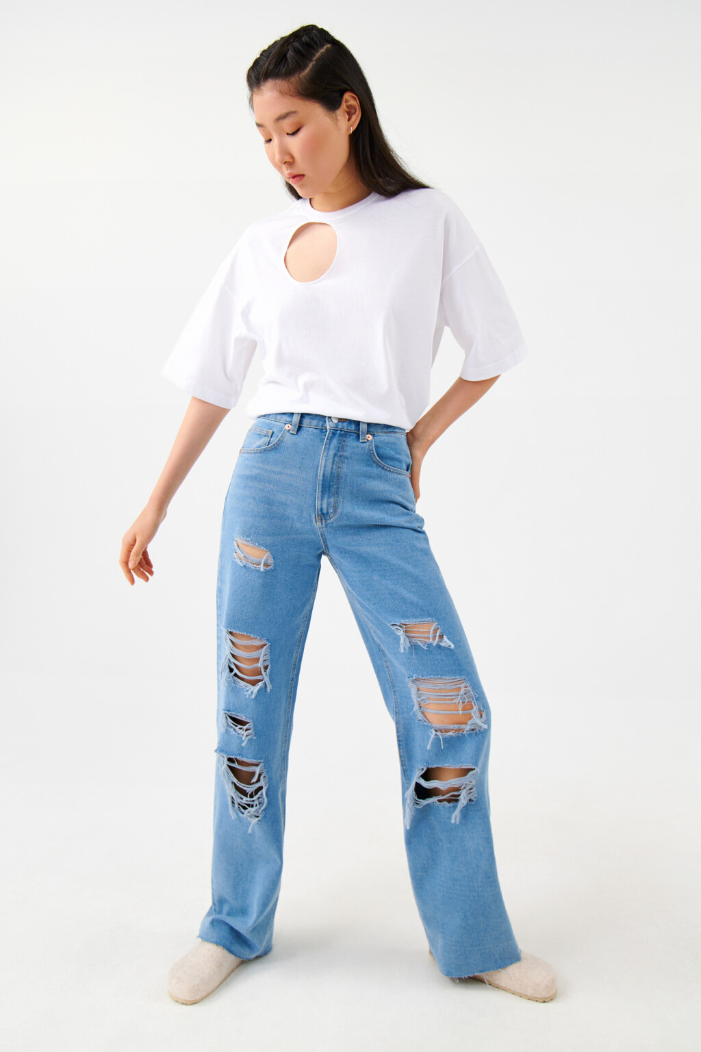 Джинсы wide leg с рваными коленями - цвет голубой - 8