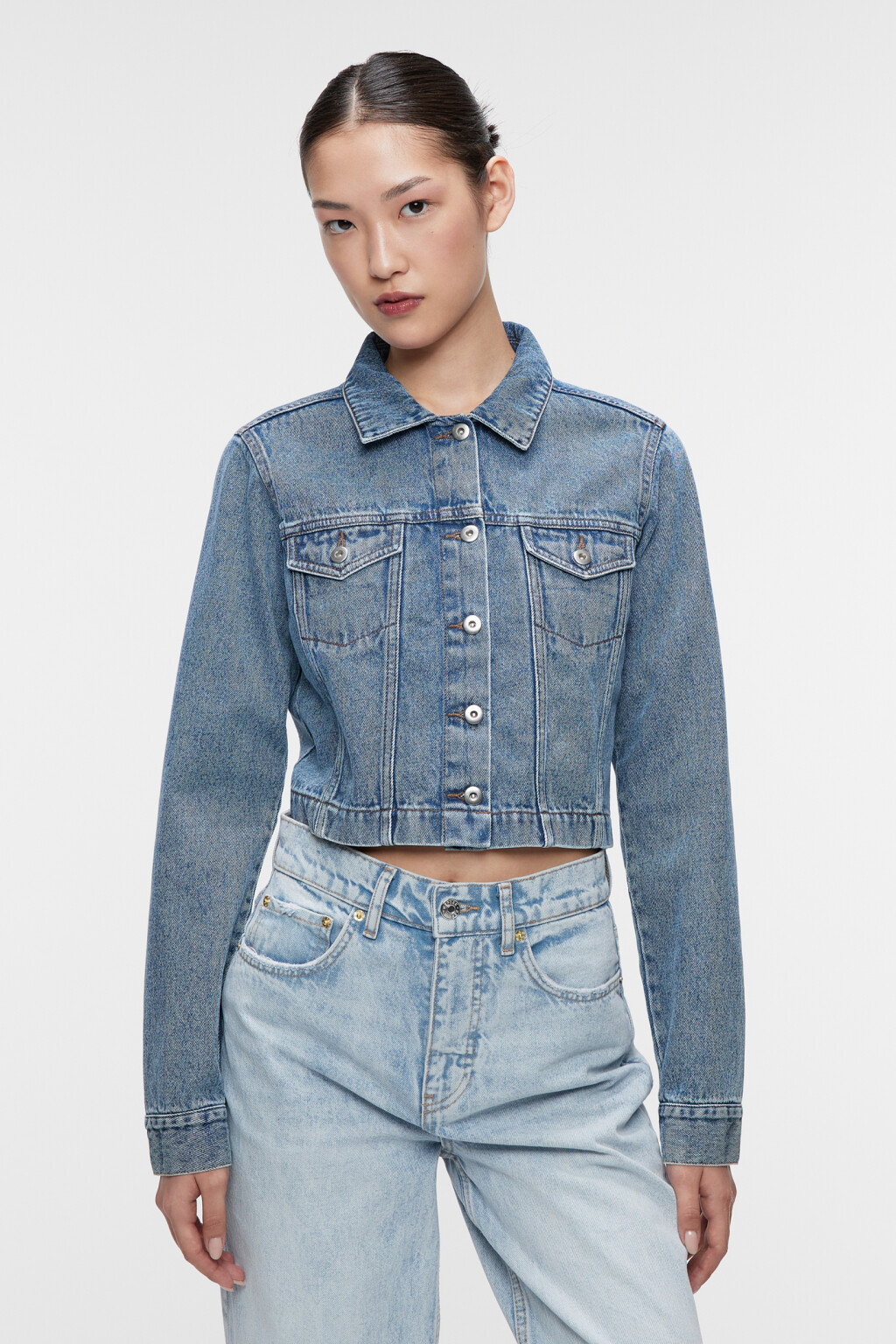 Куртка джинсовая укороченная - цвет голубой - 1