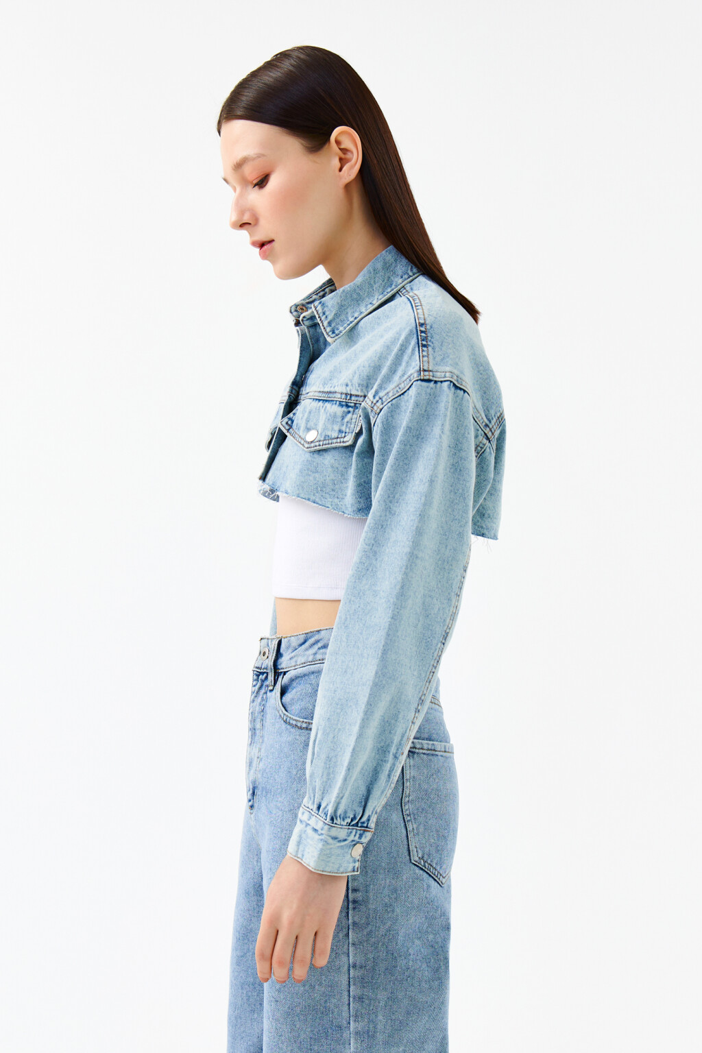 Куртка джинсовая обрезанная - цвет голубой - 3