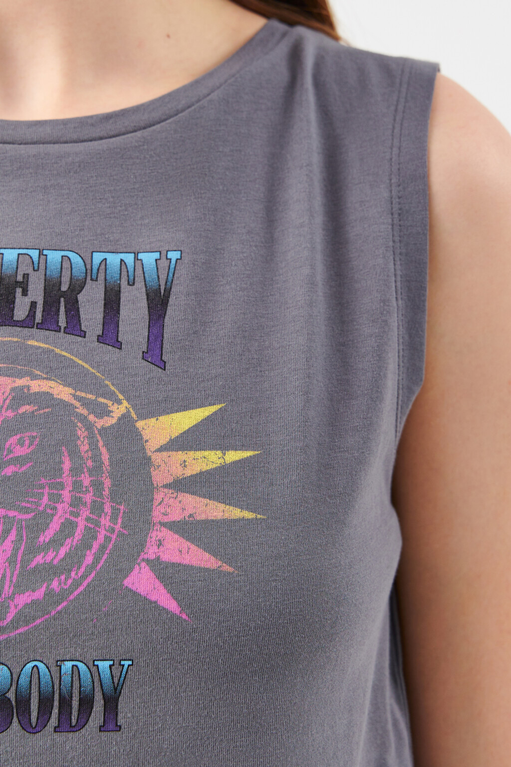 Топ-майка укороченный с принтом - цвет серый - 6