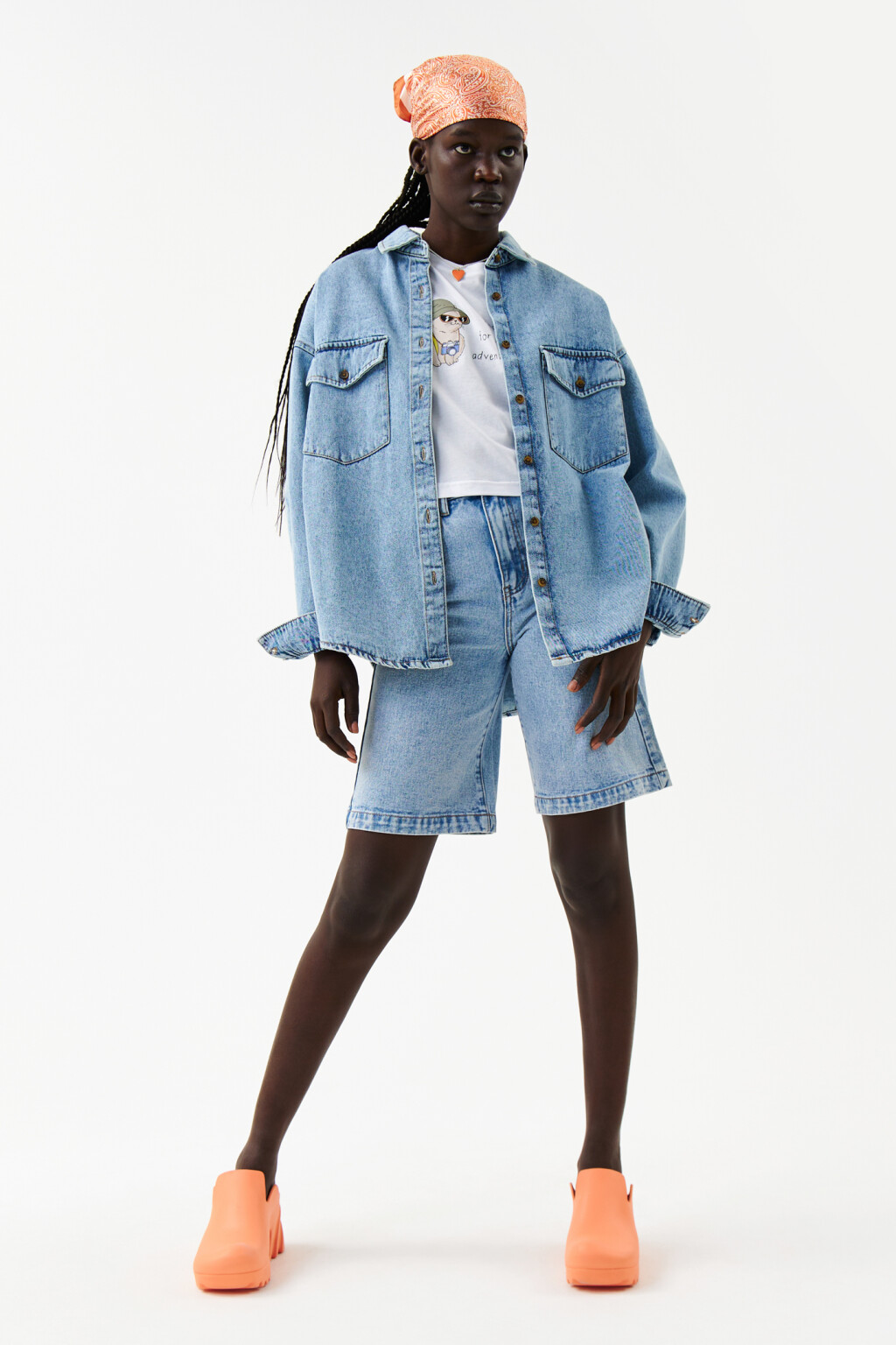 Футболка укороченная с принтом - цвет белый - 4