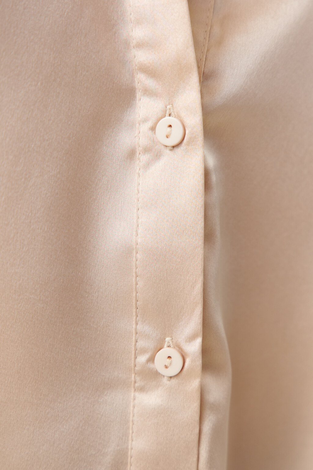 Рубашка укороченная из струящейся ткани - цвет бежевый - 6