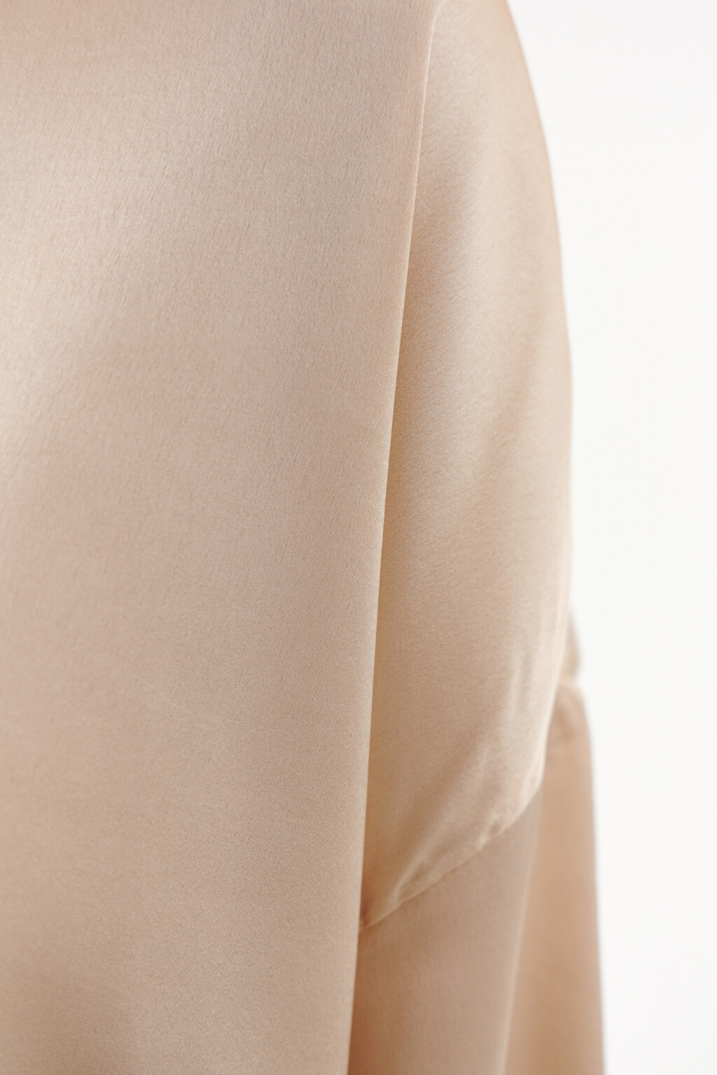 Рубашка укороченная из струящейся ткани - цвет бежевый - 7