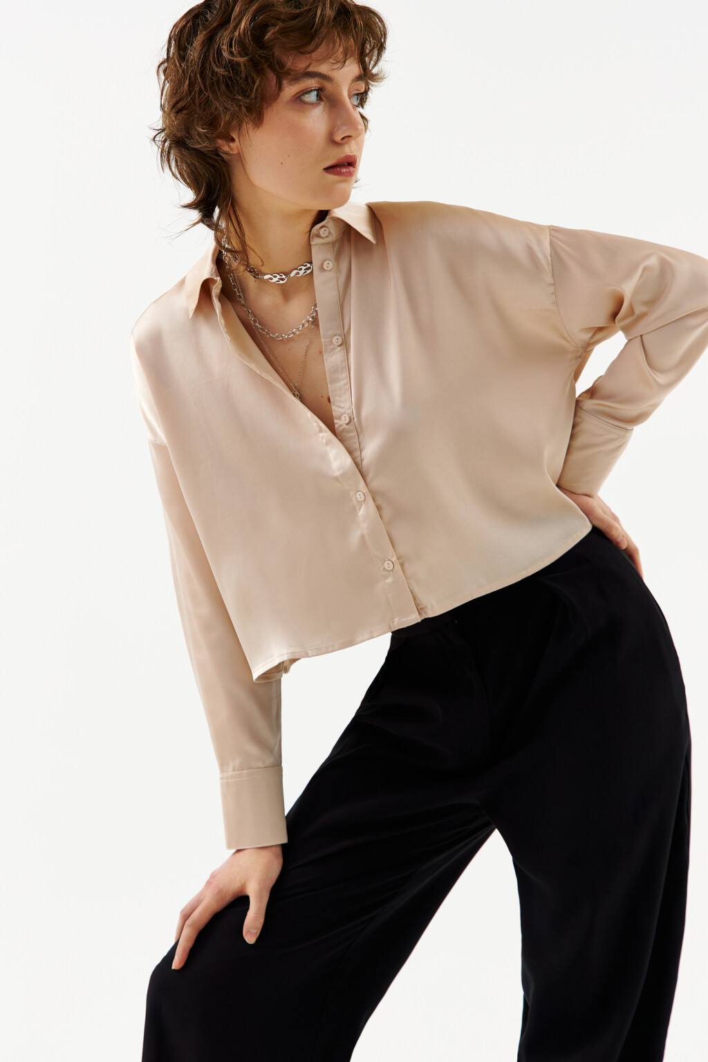 Рубашка укороченная из струящейся ткани - цвет бежевый - 8