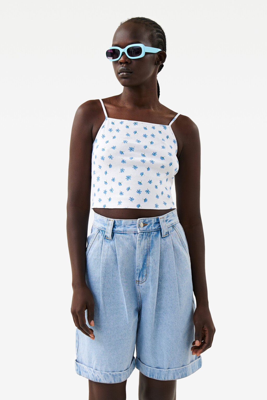 Майка-топ хлопковая укороченная на тонких бретелях - цвет голубой - 1