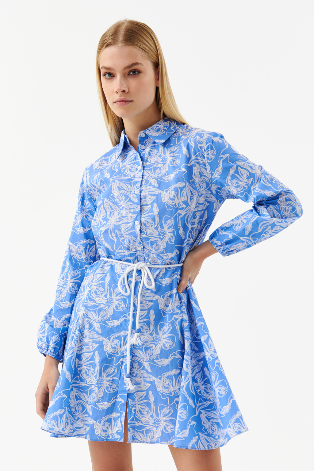 Платье-рубашка хлопковое с принтом - цвет голубой - 2