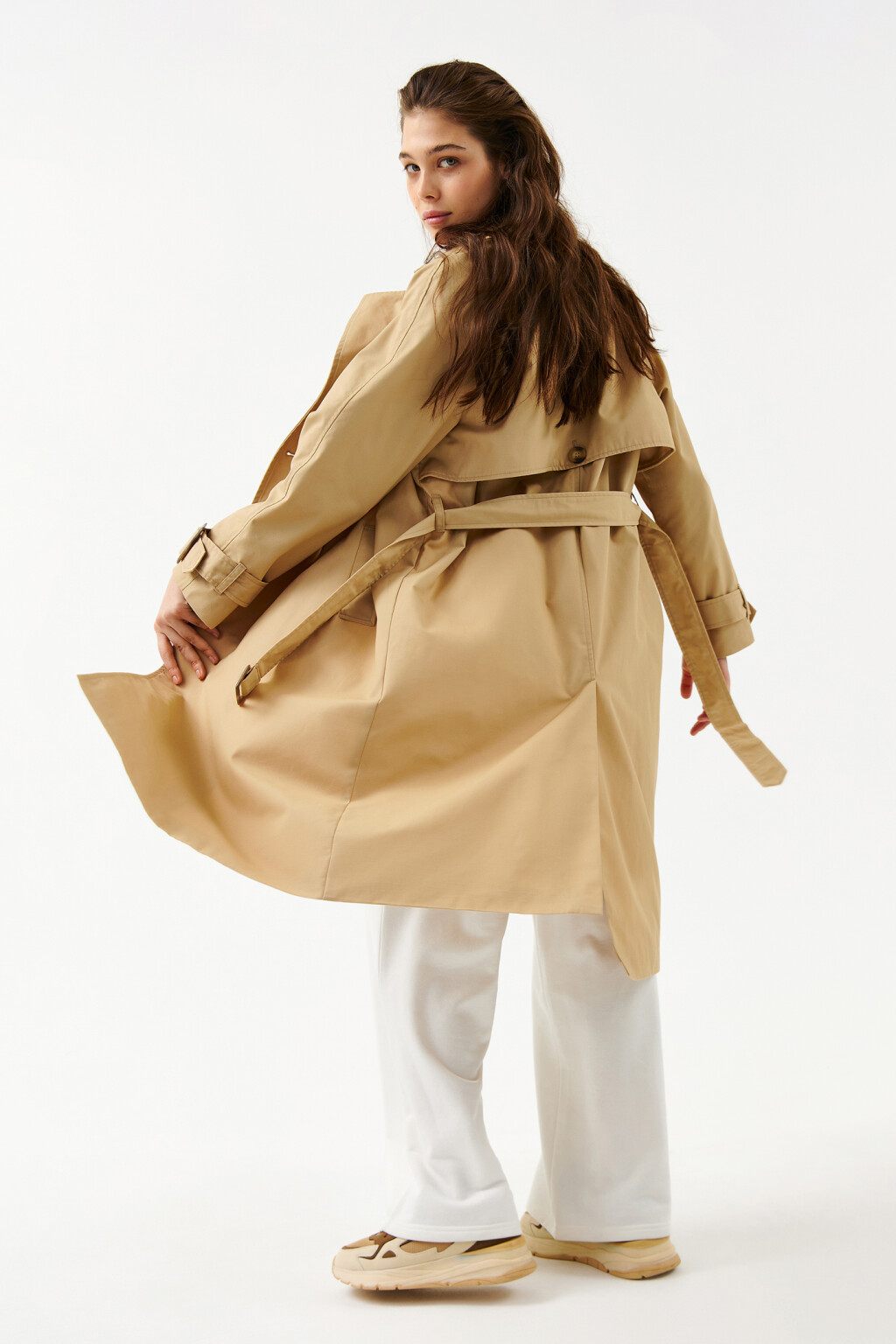 Тренч двубортный с пелериной - цвет бежевый - 8