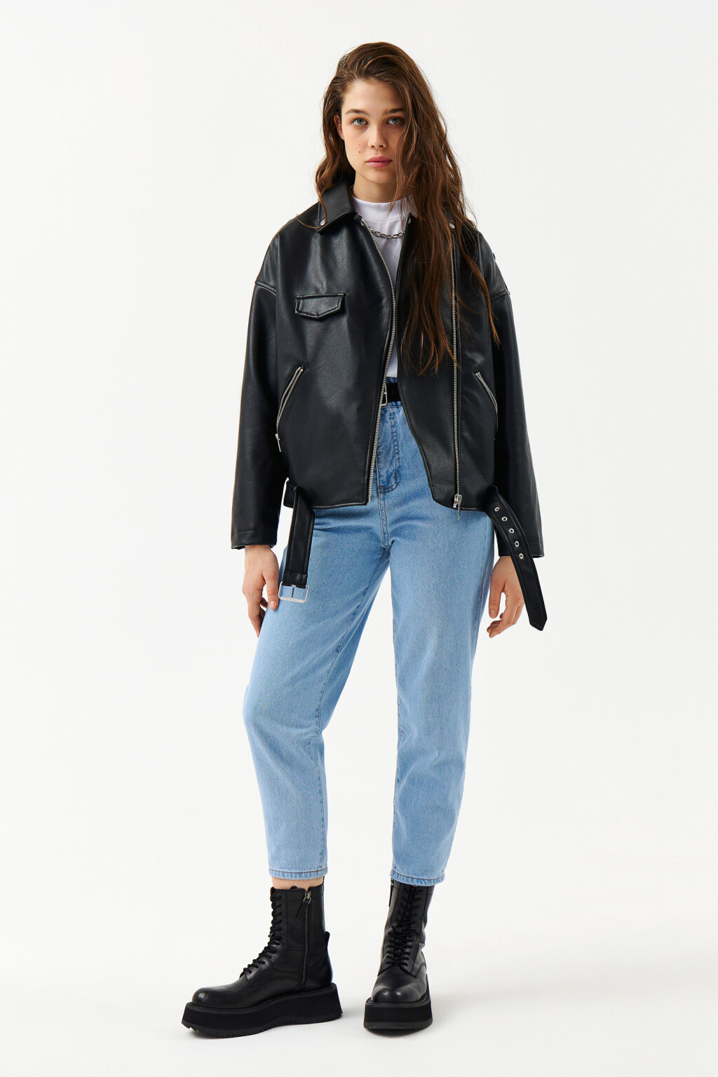 Куртка-косуха из искусственной кожи с ремнем - цвет черный - 4