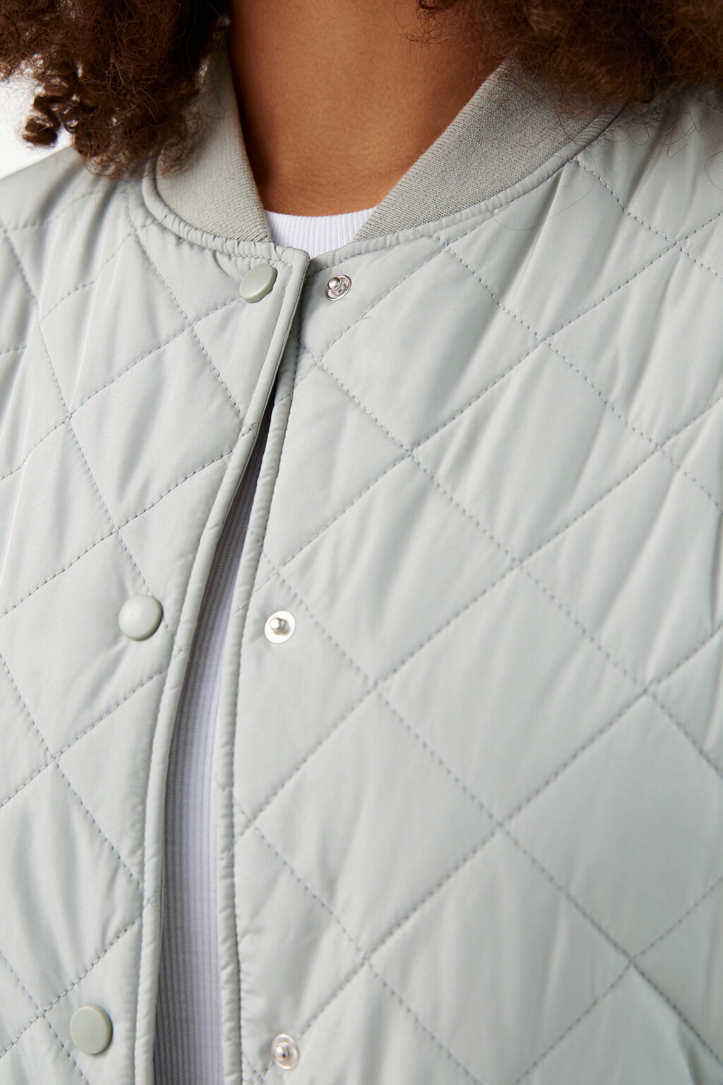 Куртка-бомбер стеганая укороченная - цвет зеленый - 5