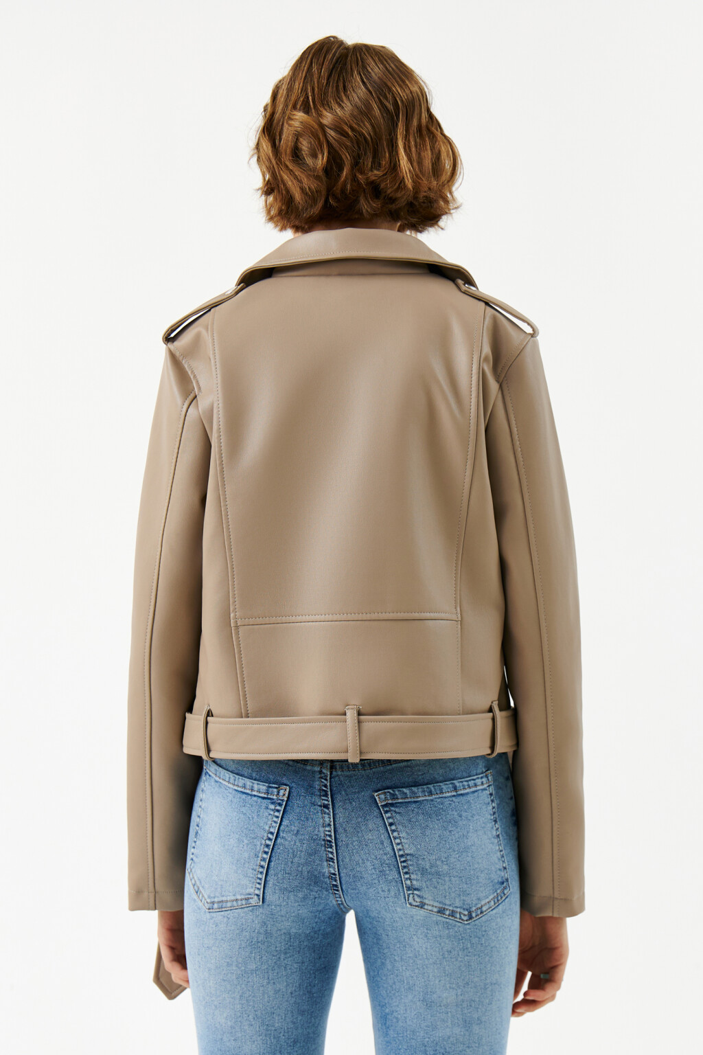 Куртка-косуха из искусственной кожи с ремнем - цвет бежевый - 2