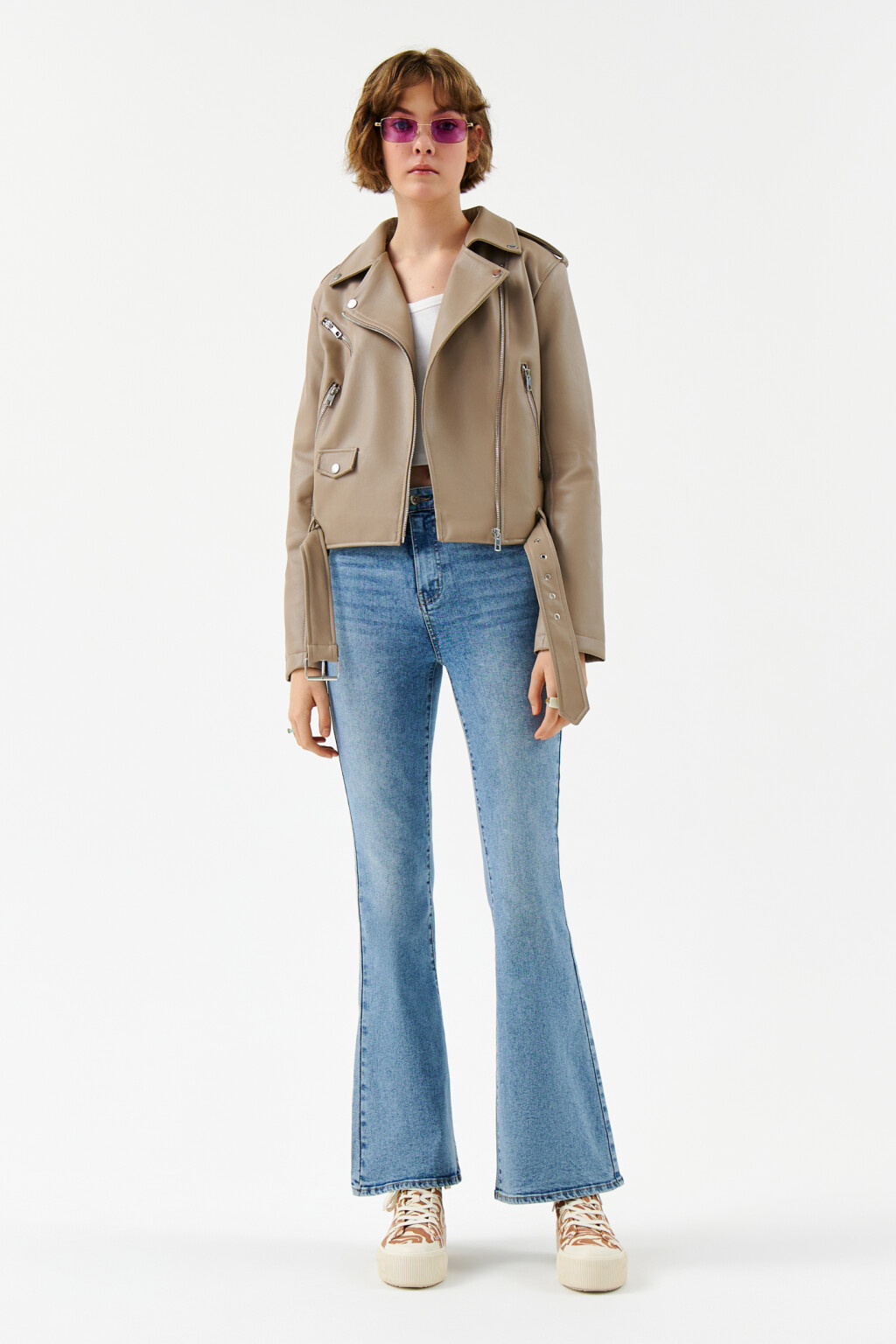 Куртка-косуха из искусственной кожи с ремнем - цвет бежевый - 4