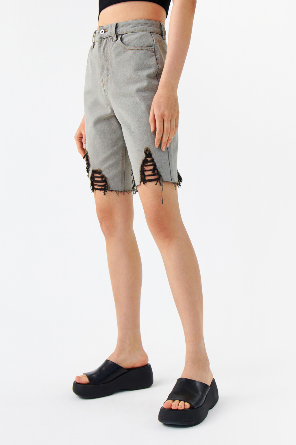 Шорты джинсовые с обрезанными штанинами - цвет серый - 3