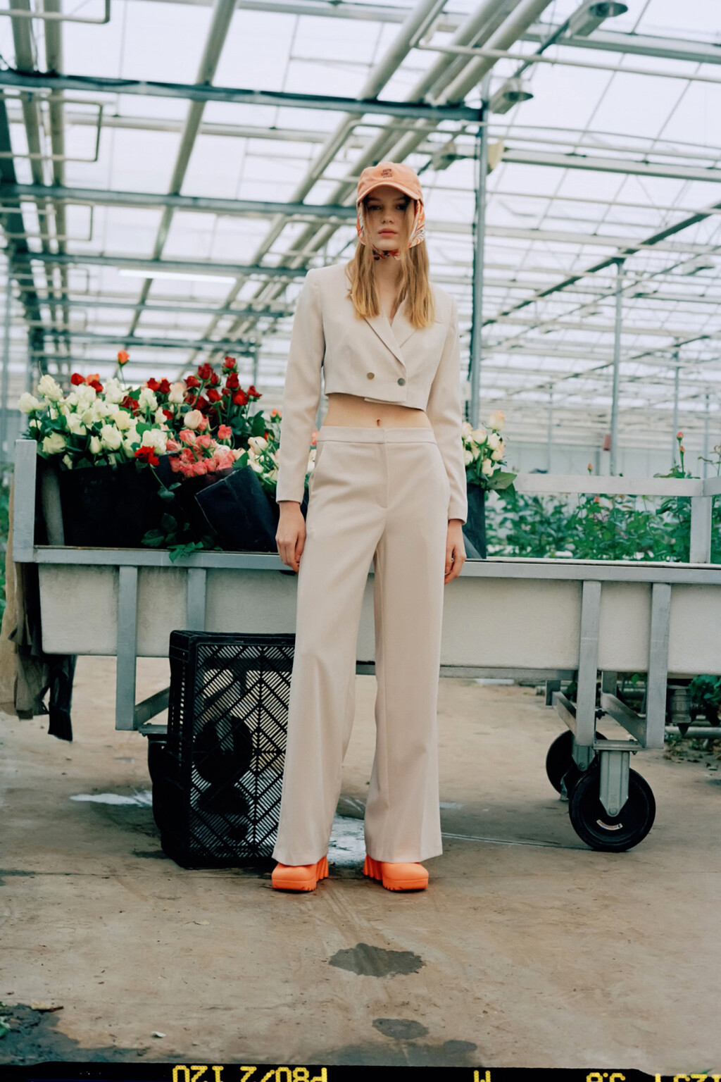 Брюки широкие со стрелками - цвет бежевый - 11