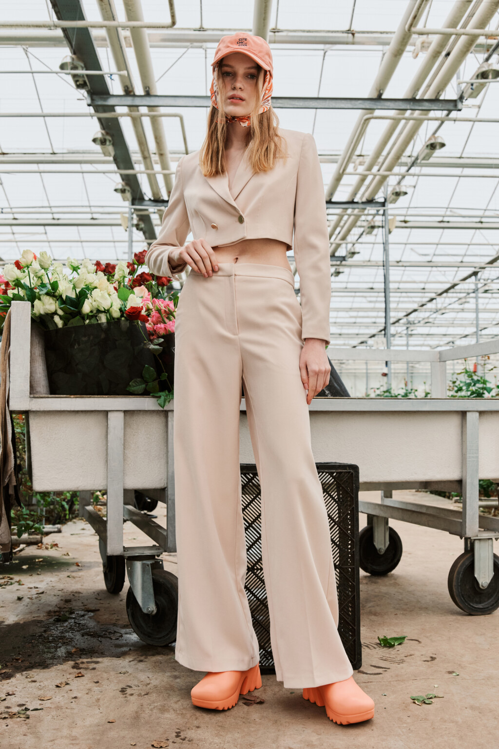 Брюки широкие со стрелками - цвет бежевый - 9