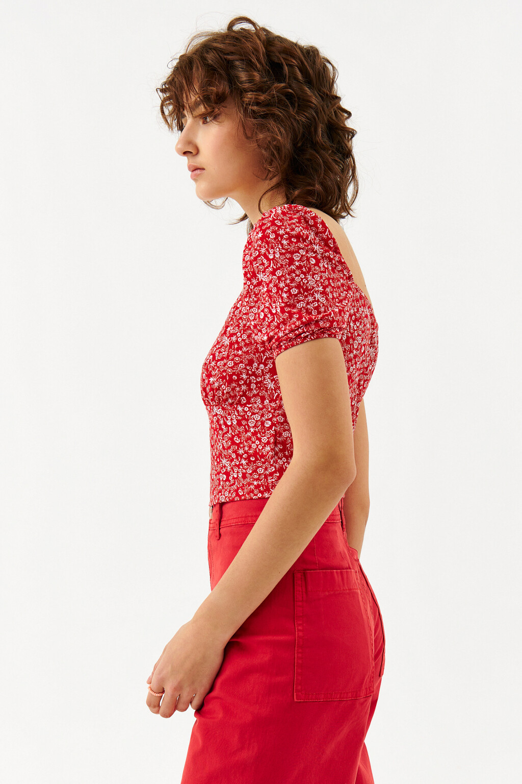Блузка-топ с вырезом-сердечком - цвет красный - 3