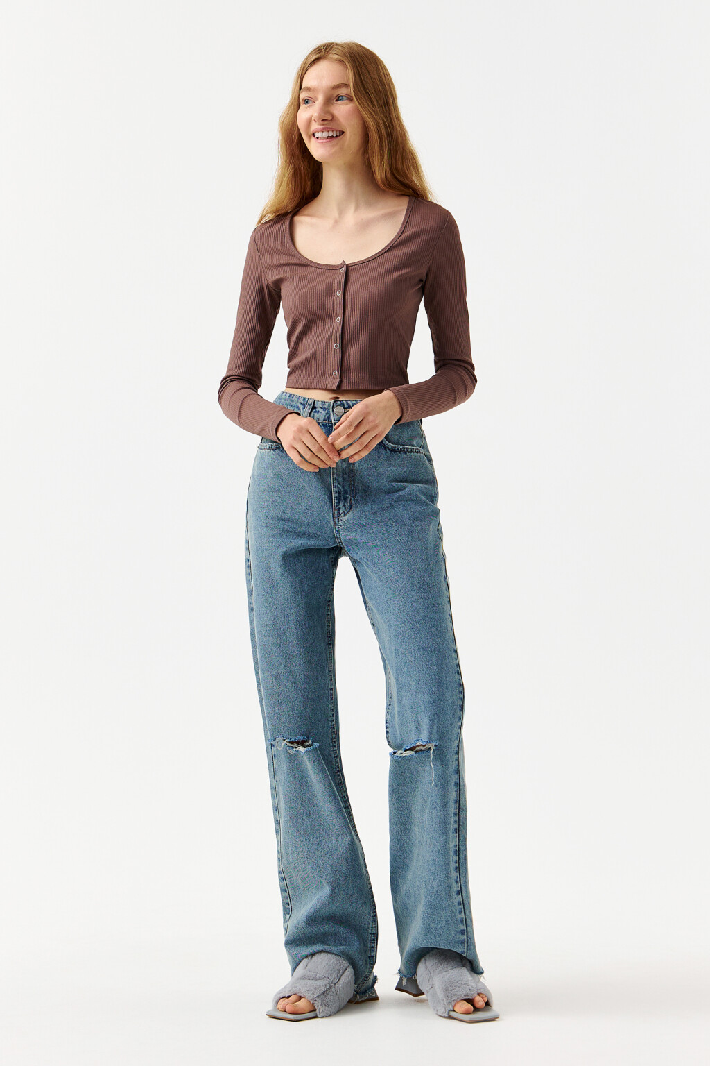 Лонгслив в рубчик с застежкой на кнопки - цвет коричневый - 4