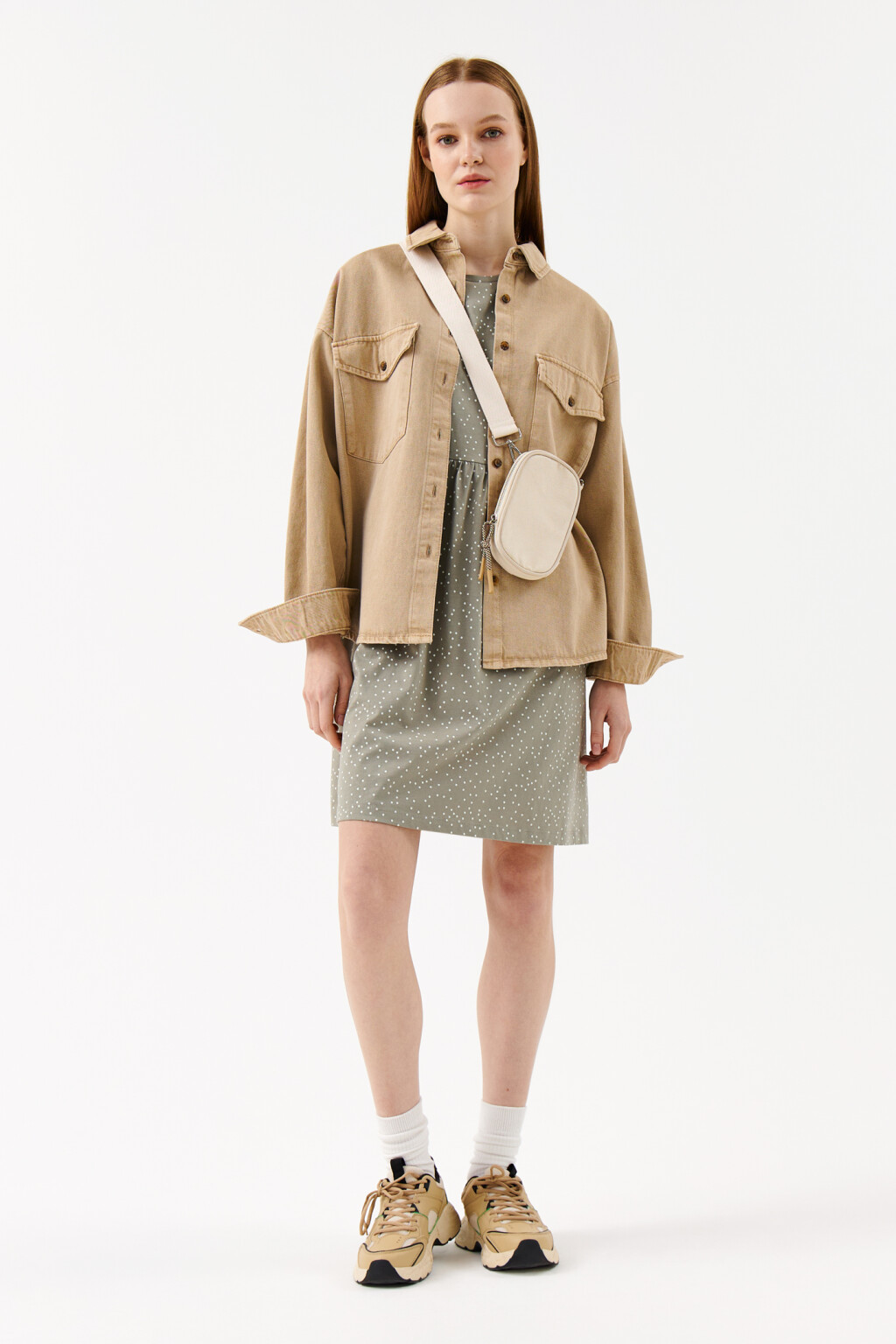 Платье мини с резинкой на талии - цвет зеленый - 4