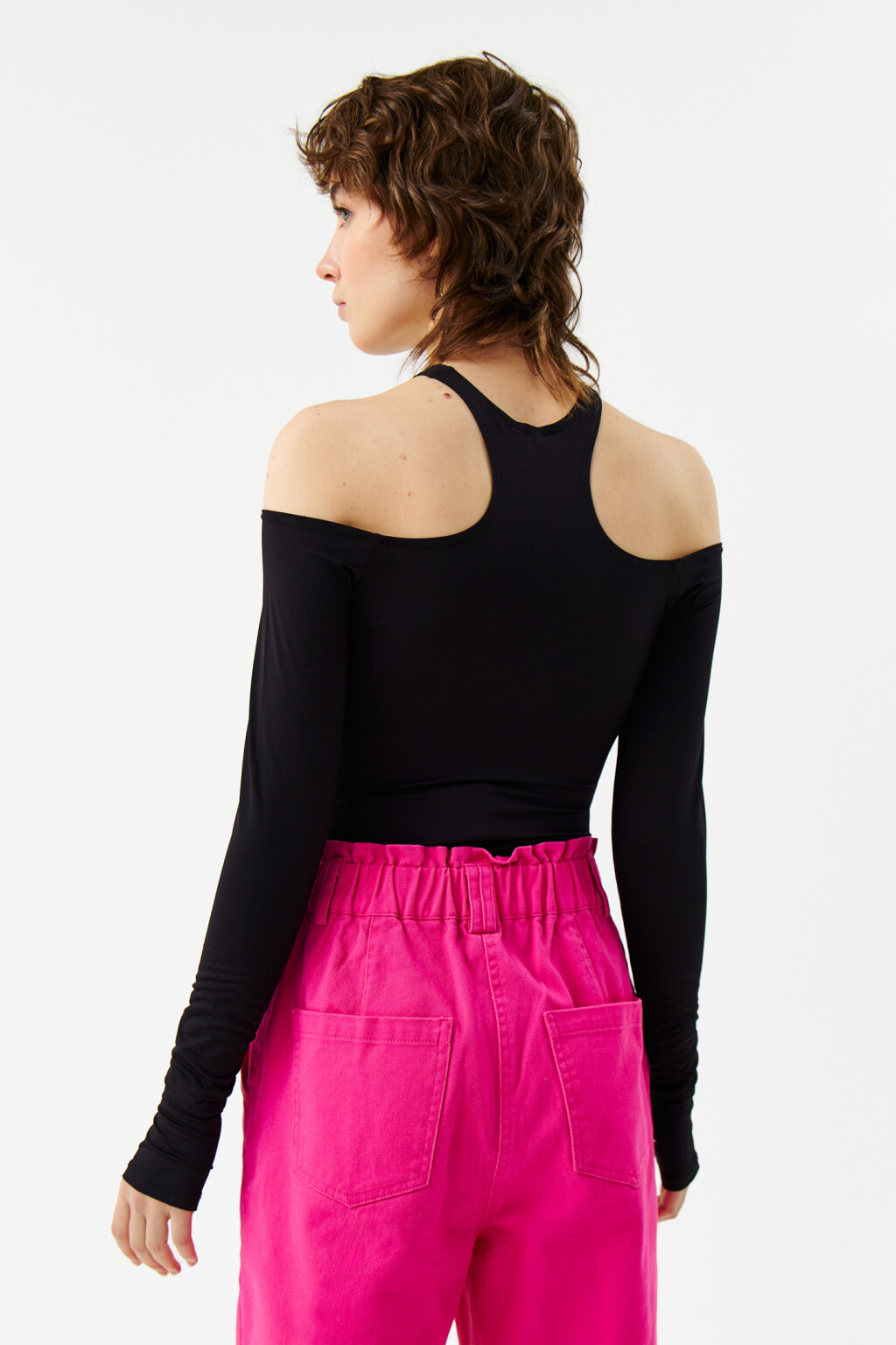 блузка-боди с вырезами на плечах - цвет черный - 4