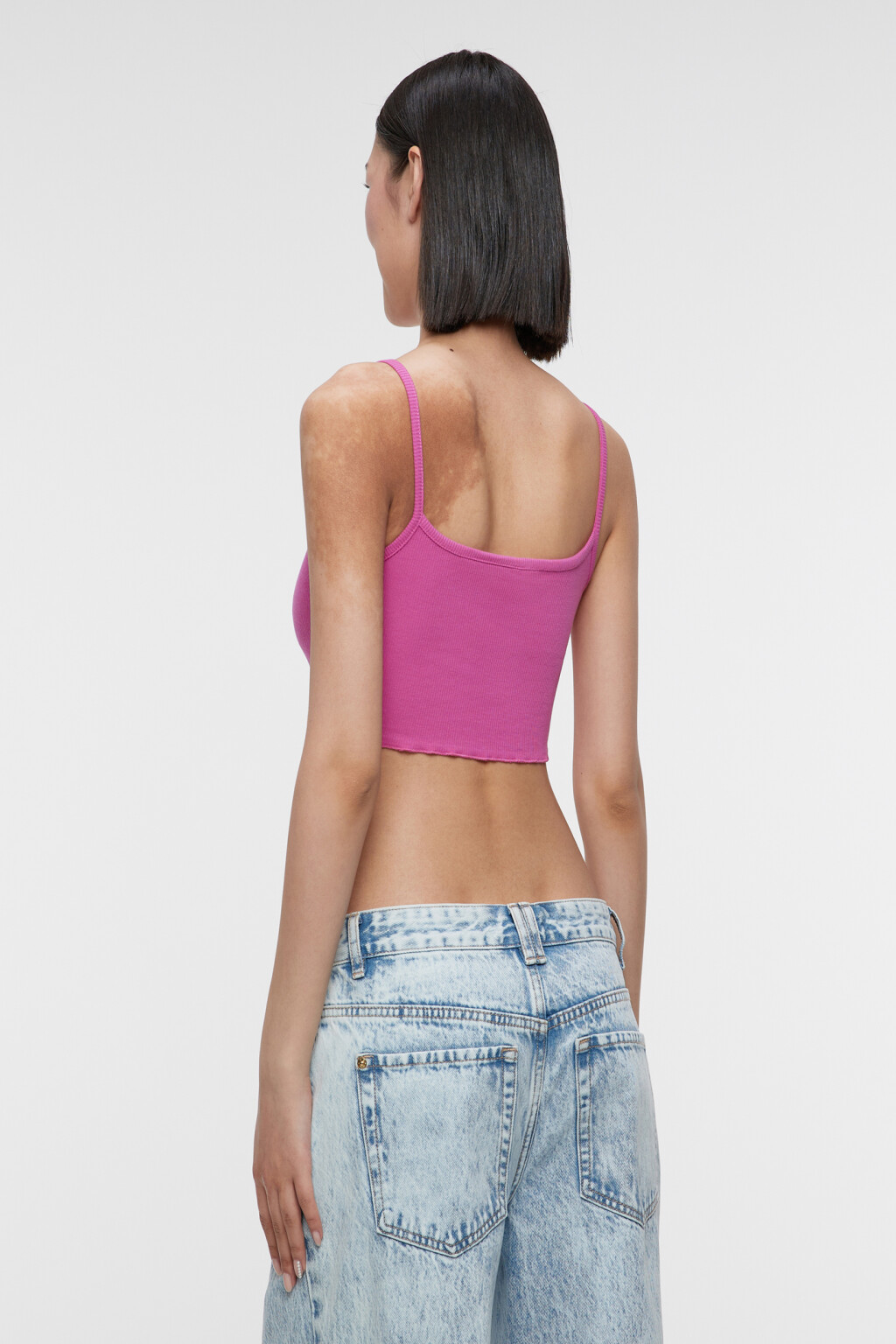 Топ-майка на тонких бретелях с волнистыми краями - цвет розовый - 3