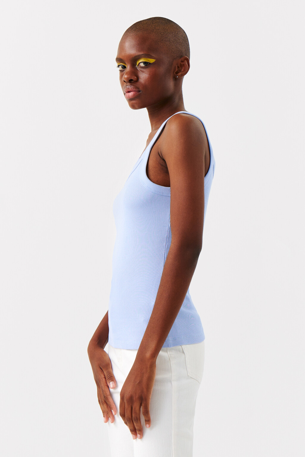 Майка хлопковая в рубчик на тонких бретелях - цвет голубой - 3