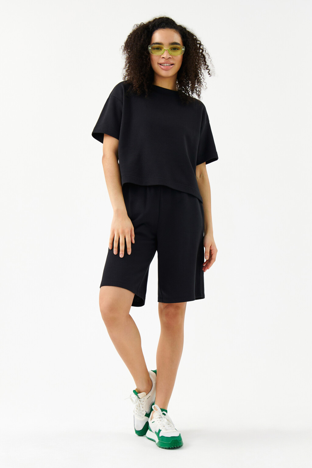 Шорты-бермуды трикотажные прямые с поясом-резинкой - цвет черный - 4