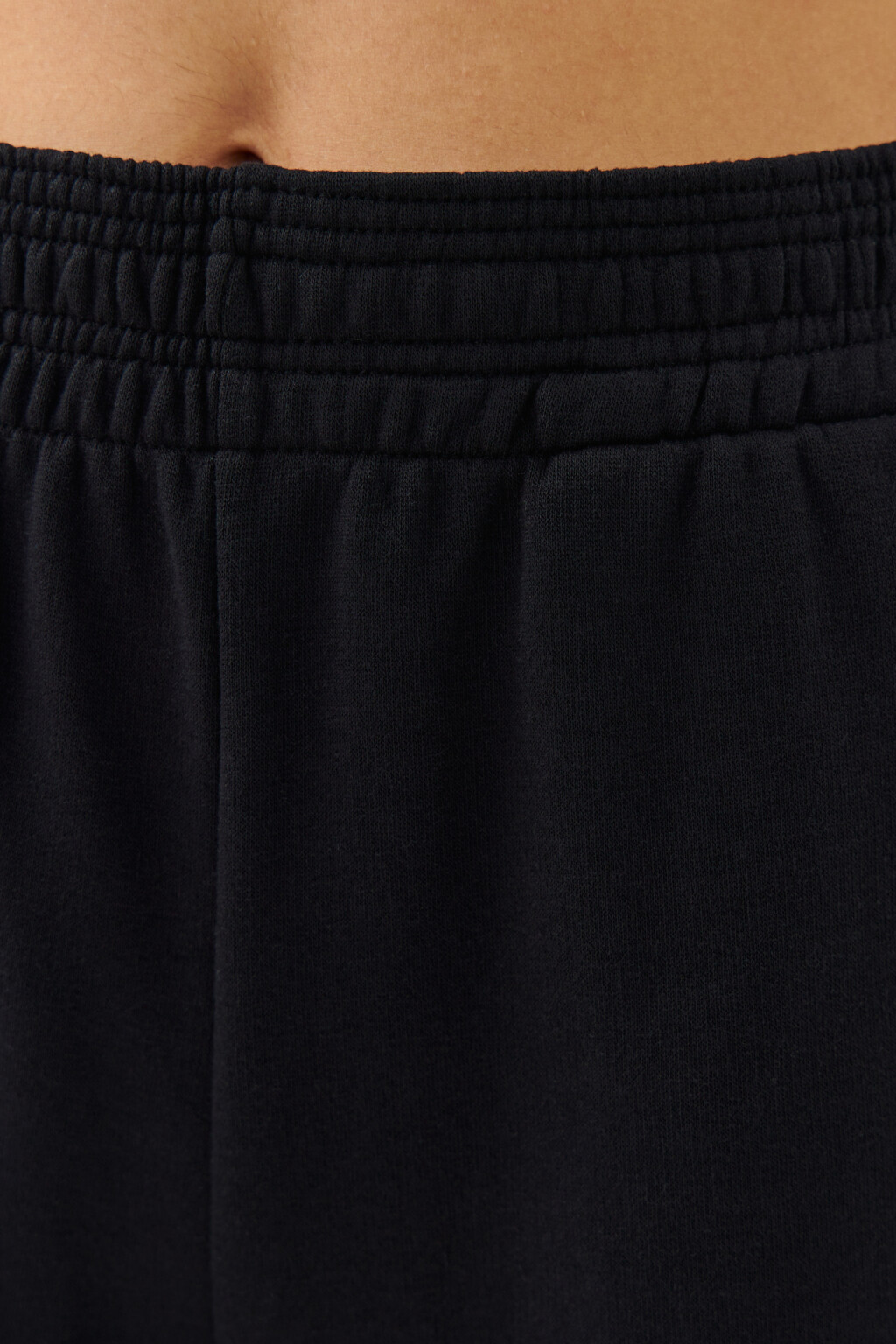 Шорты-бермуды трикотажные прямые с поясом-резинкой - цвет черный - 5