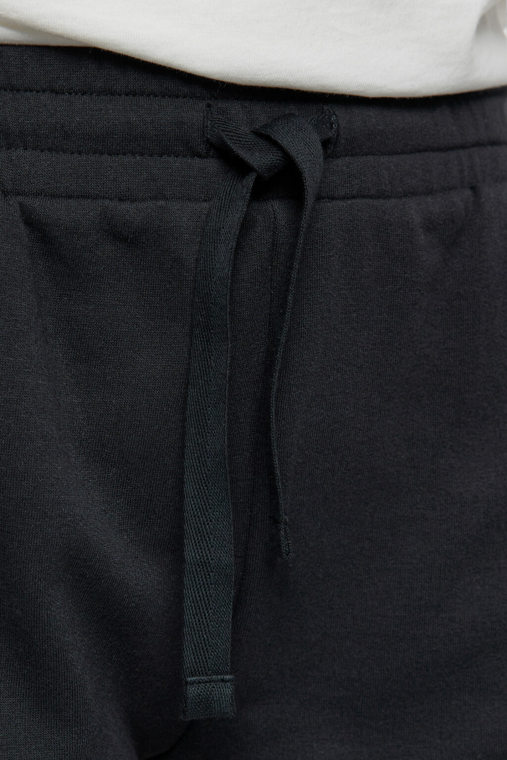 Шорты мини трикотажные с поясом на завязках - цвет черный - 5