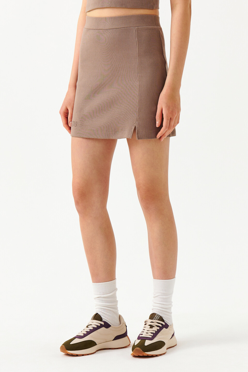 Юбка мини облегающая в рубчик - цвет коричневый - 3