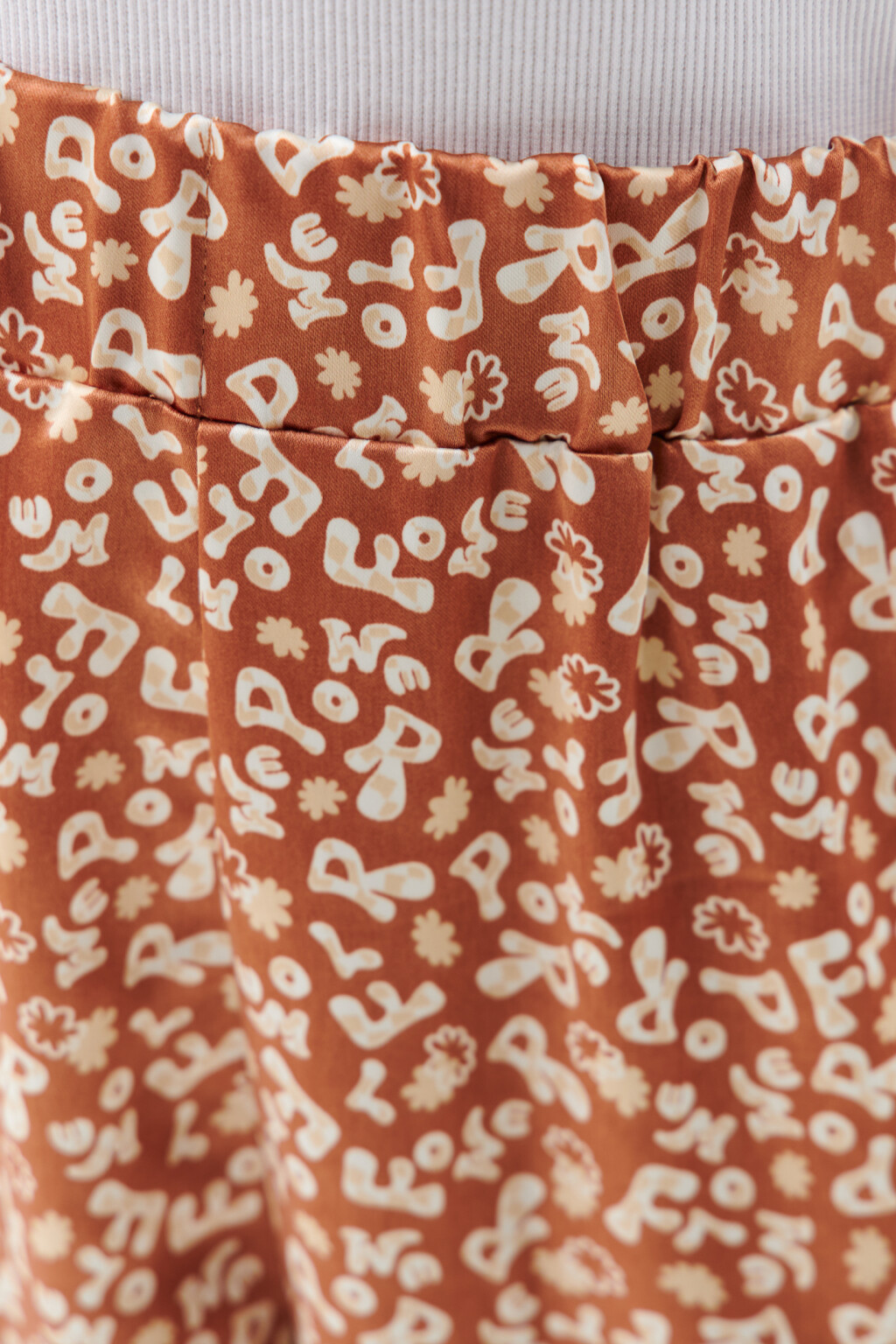 Шорты атласные а-силуэта - цвет бежевый - 5