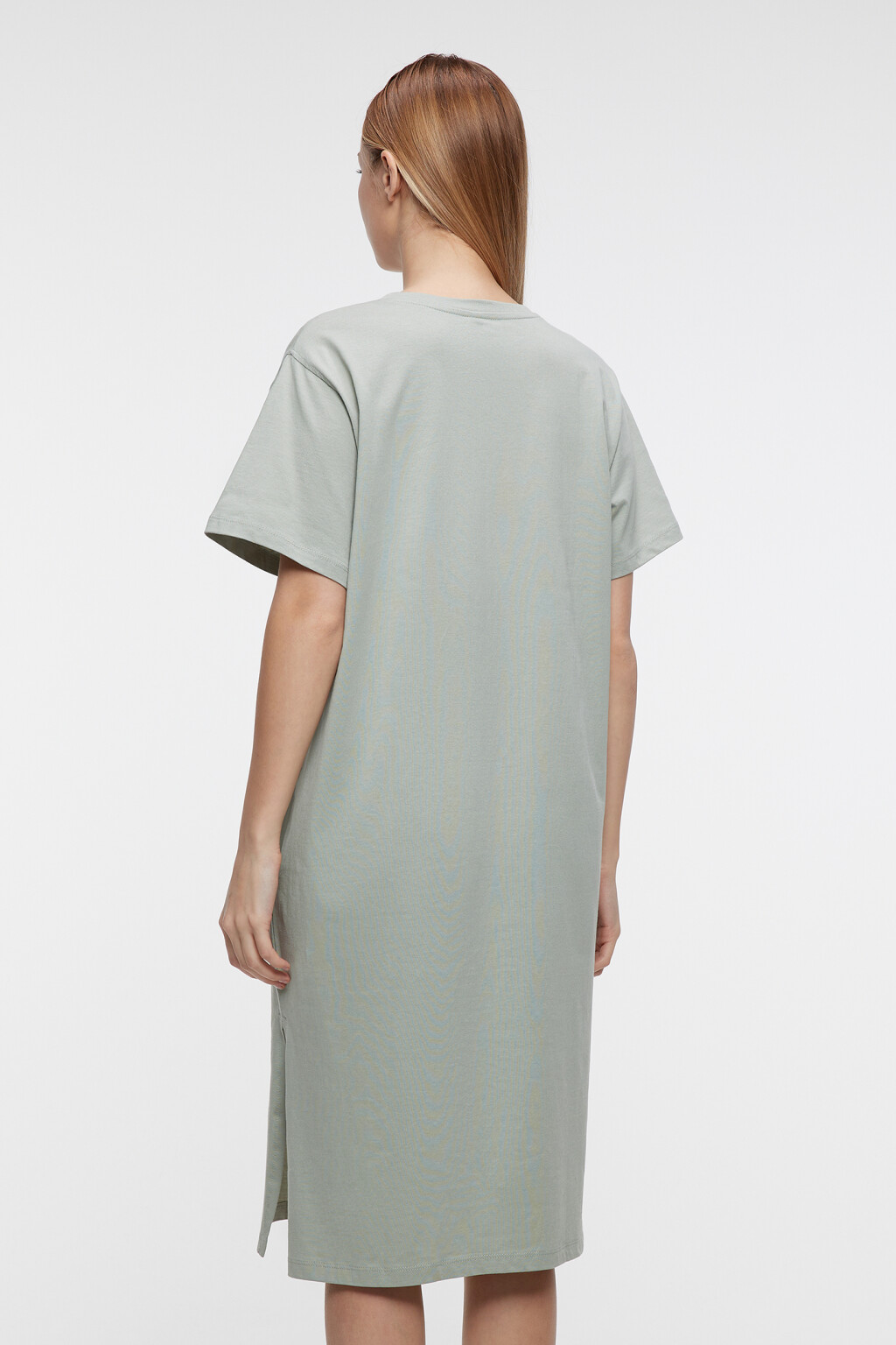 Платье-футболка миди хлопковое с разрезом - цвет зеленый - 3