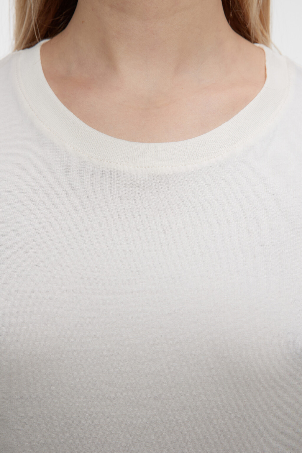 Платье-футболка миди хлопковое с разрезом - цвет бежевый - 5