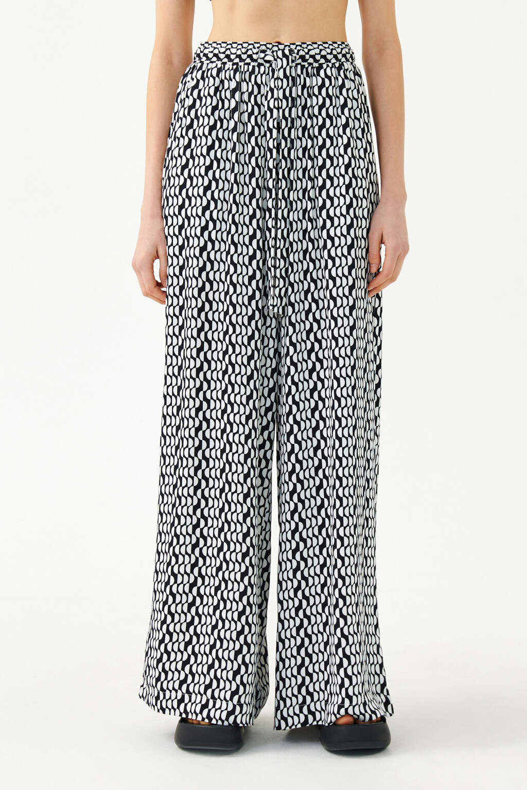 Брюки суперширокие с завязками на талии - цвет черный - 1