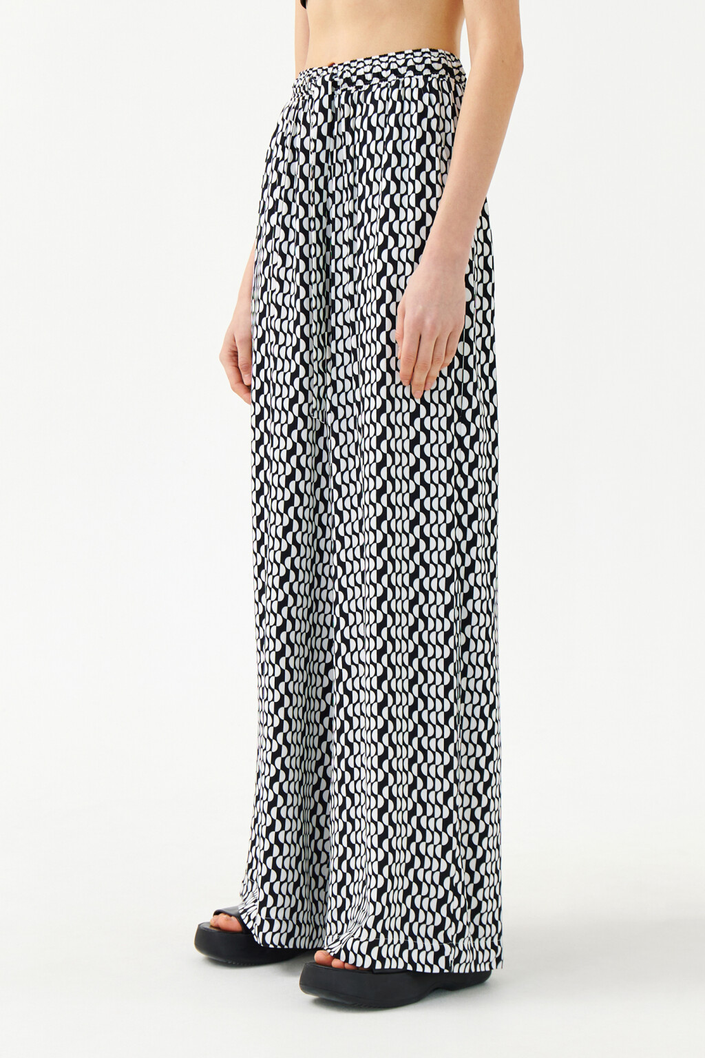 Брюки суперширокие с завязками на талии - цвет черный - 3