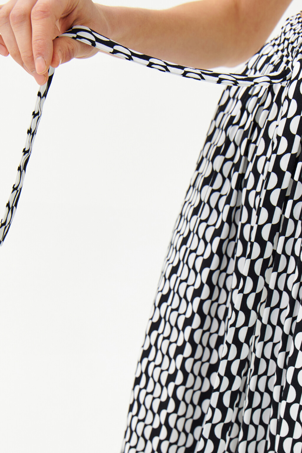 Брюки суперширокие с завязками на талии - цвет черный - 6