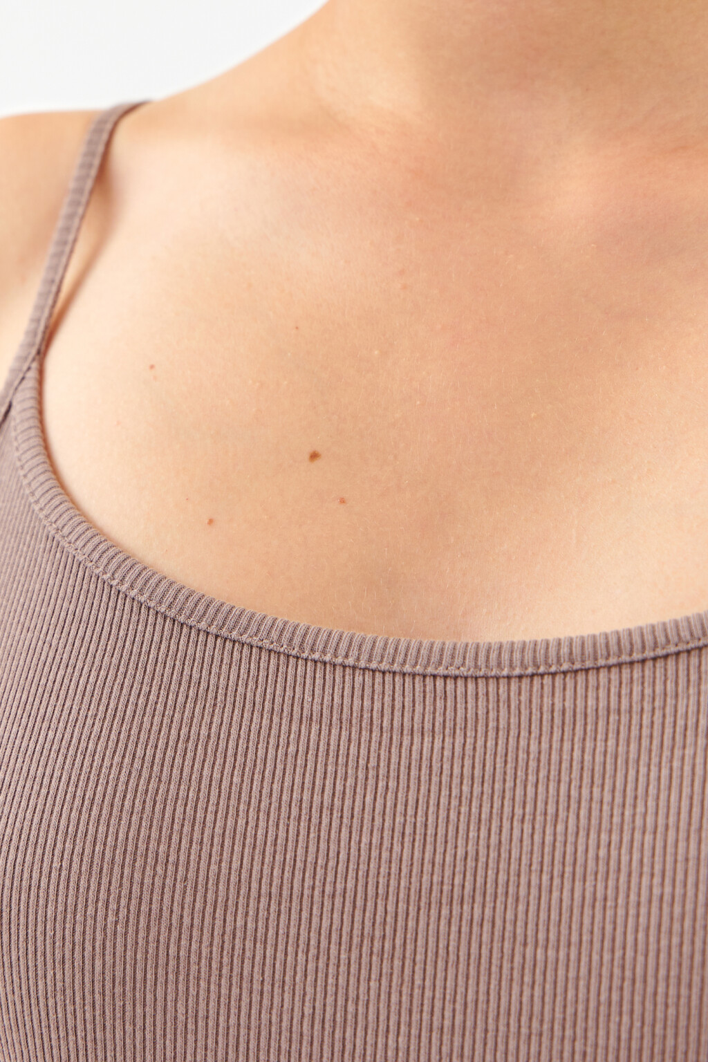 Платье облегающее на тонких бретелях - цвет коричневый - 6