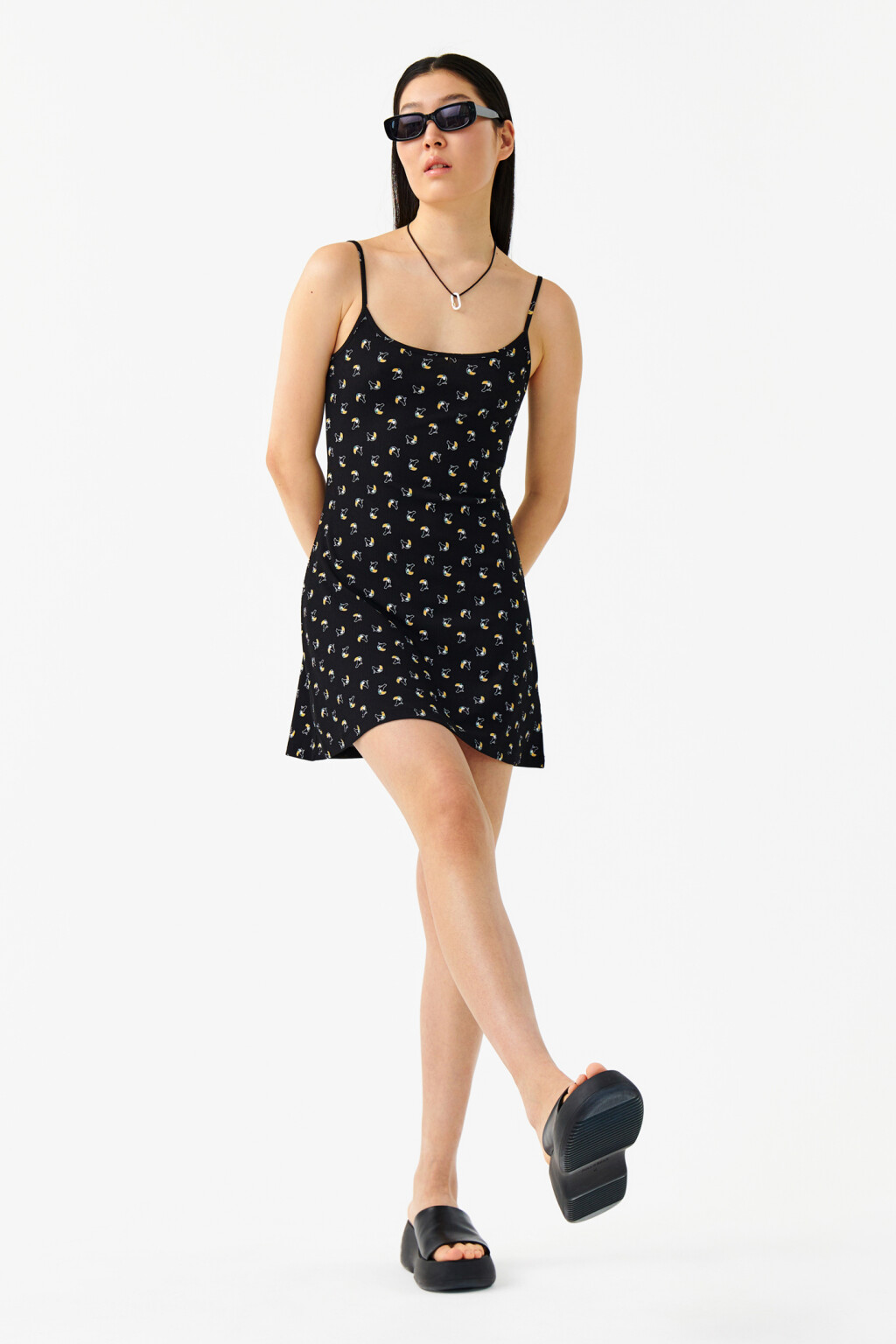 Сарафан короткий на тонких бретелях - цвет мультиколор - 4