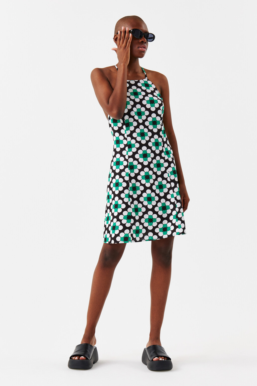 Платье-сарафан с открытой спинкой - цвет зеленый - 4