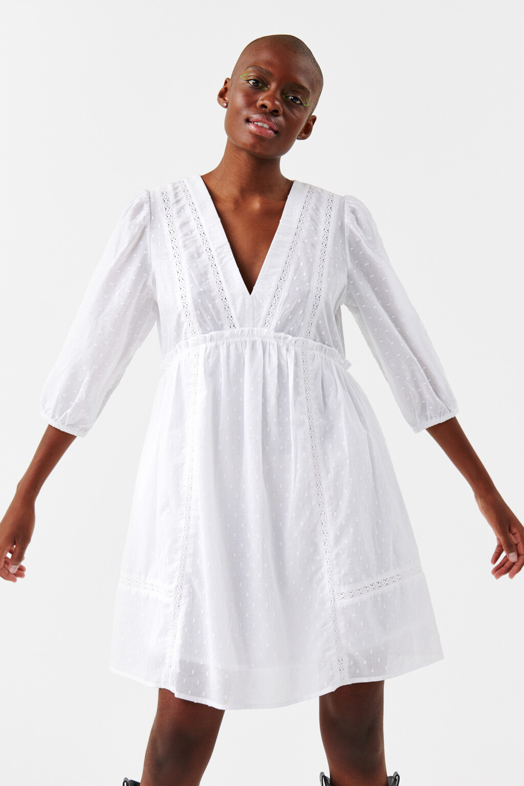 Платье мини хлопковое с v-образным вырезом - цвет белый - 1