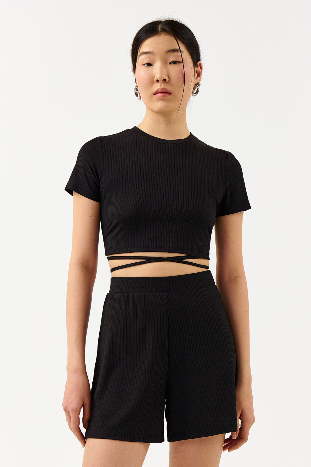 Кроп-топ с завязками на талии - цвет черный - 1