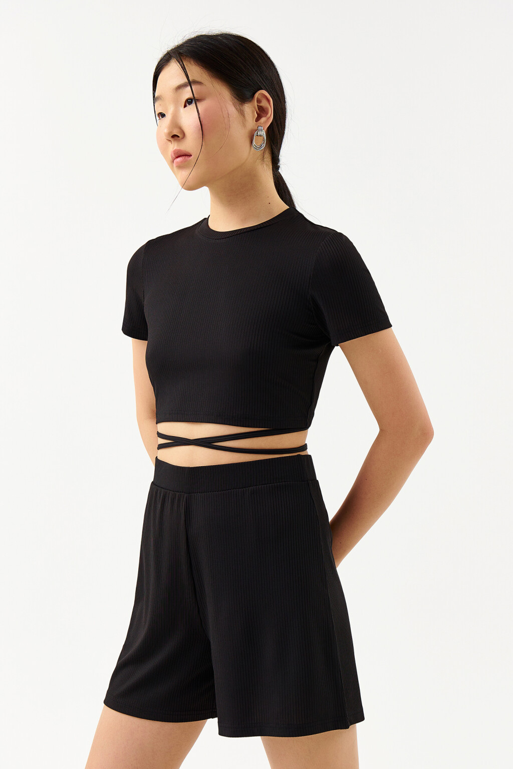 Кроп-топ с завязками на талии - цвет черный - 3