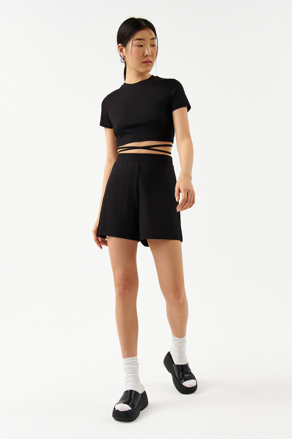 Кроп-топ с завязками на талии - цвет черный - 4