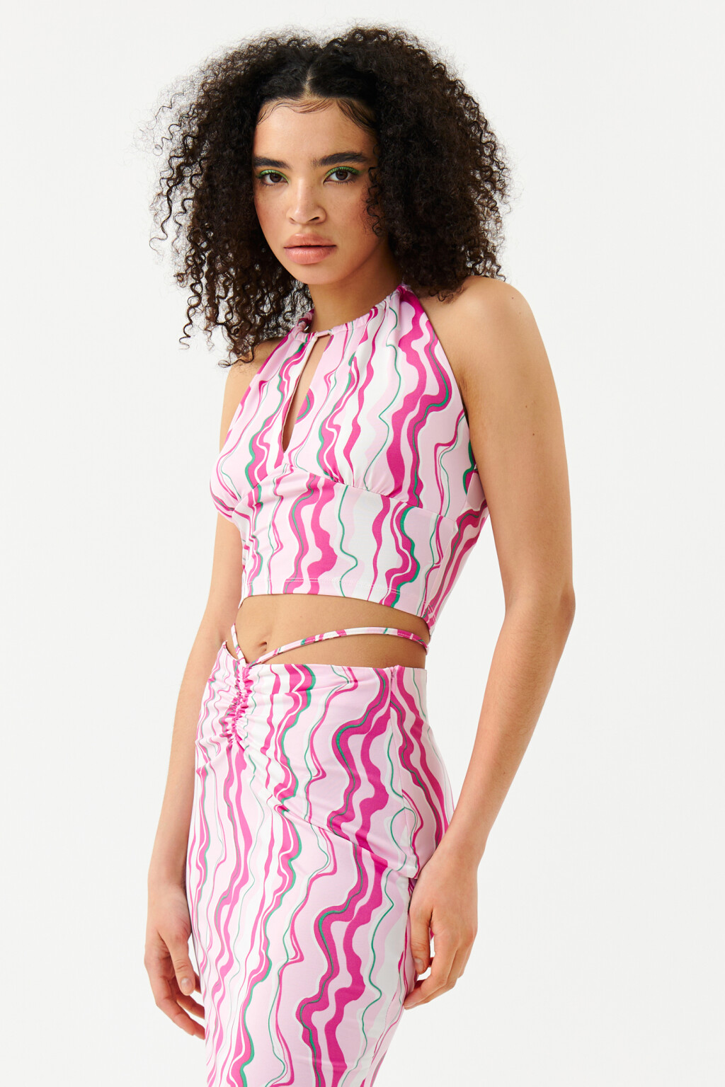 Кроп-топ облегающий с завязками на шее - цвет розовый - 3